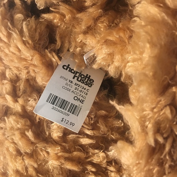 New Tan Faux Fur Infinity Wrap Charlotte Russe - Picture 7 of 8